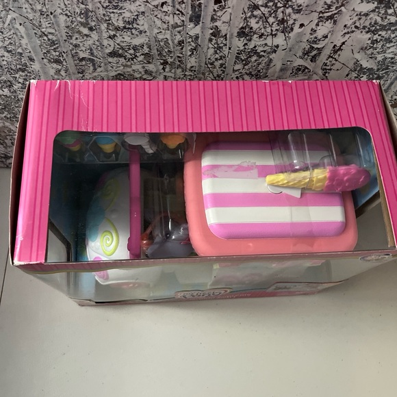 My Little Pony Ice Cream Dream Supreme Truck W/ Rainbow Swirl Pony 2007 NEW - Picture 3 of 14